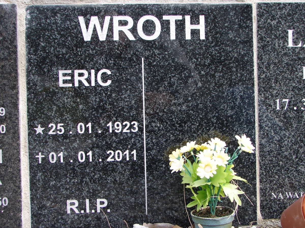 WROTH Eric 1923-2011