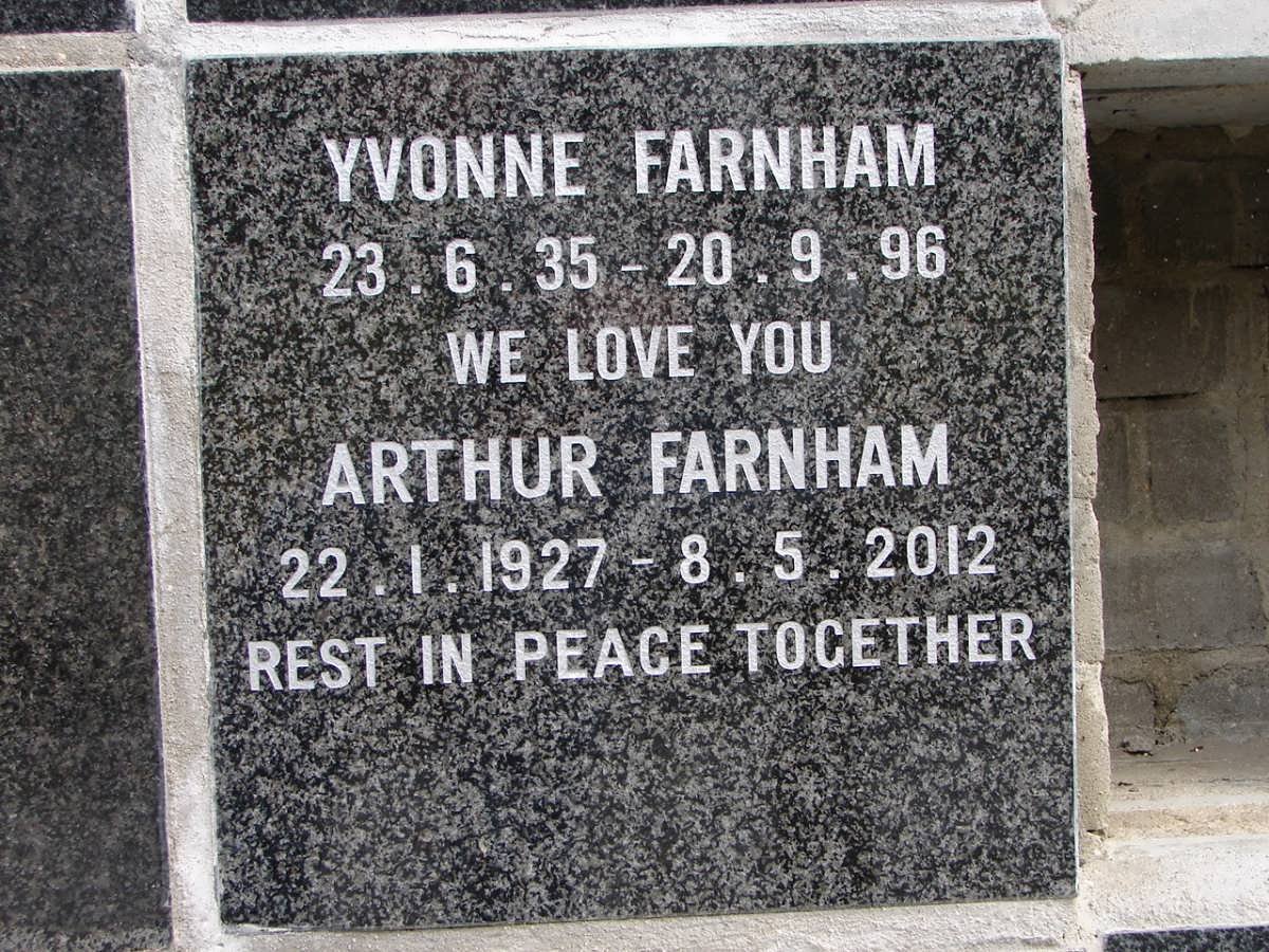 FARNHAM Arthur 1927-2012 &amp; Yvonne 1935-1996