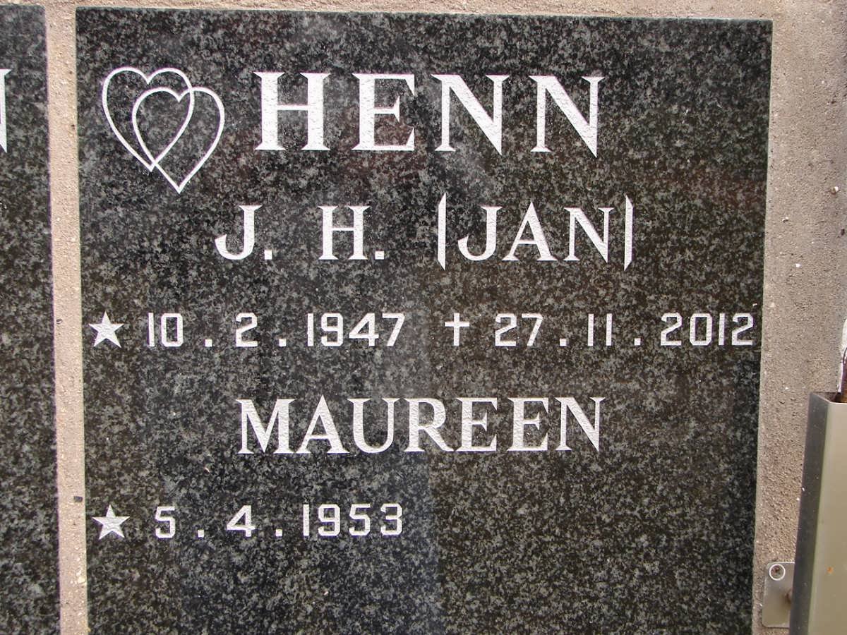 HENN J.H. 1947-2012 &amp; Maureen 1953-