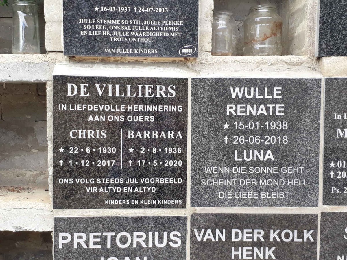 VILLIERS Chris, de 1930-2017 &amp; Barbara 1936-2020 :: WULLE Renate 1938-2018