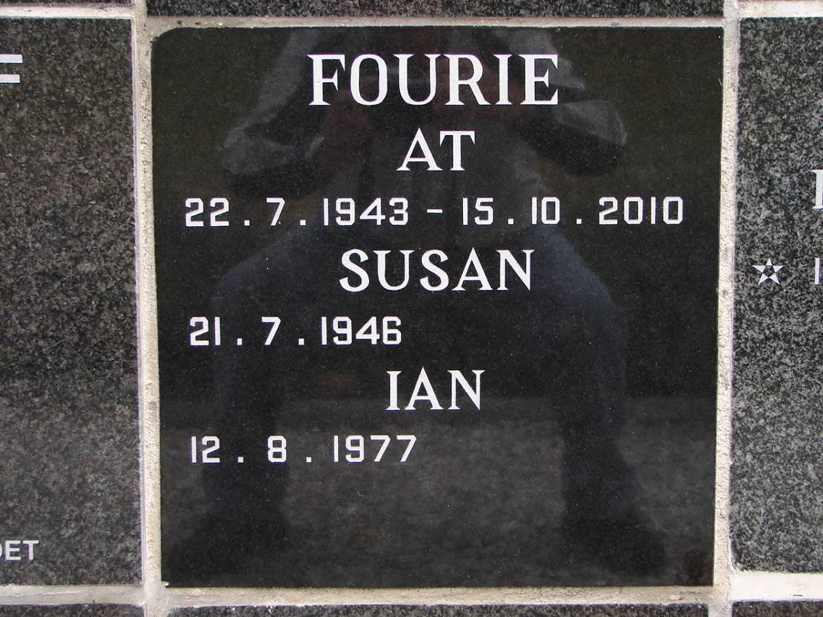 FOURIE At 1943-2010 :: FOURIE Susan 1946- :: FOURIE Ian 1977-
