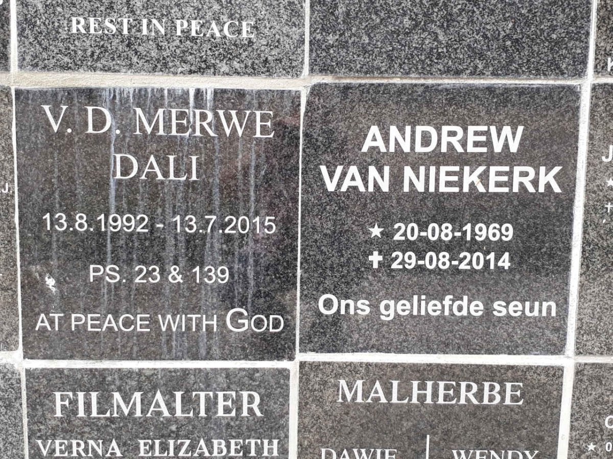 MERWE Dali, v.d. 1992-2015 :: NIEKERK Andrew, van 1969-2014