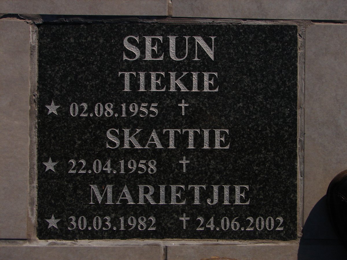 SEUN Tiekie 1955- :: Skattie 1958- :: Marietjie 1982-2002