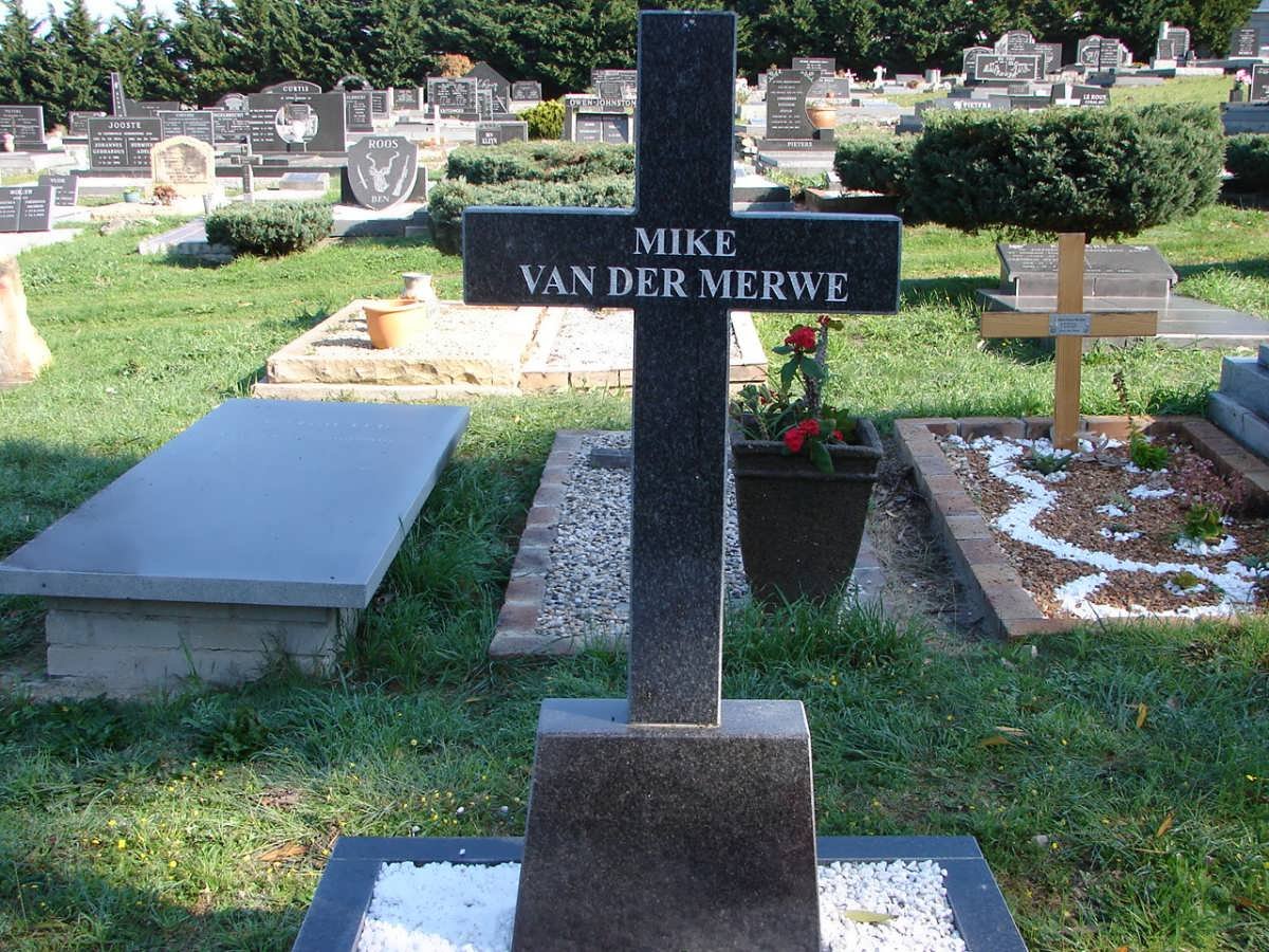 MERWE Mike, van der 1964-2011