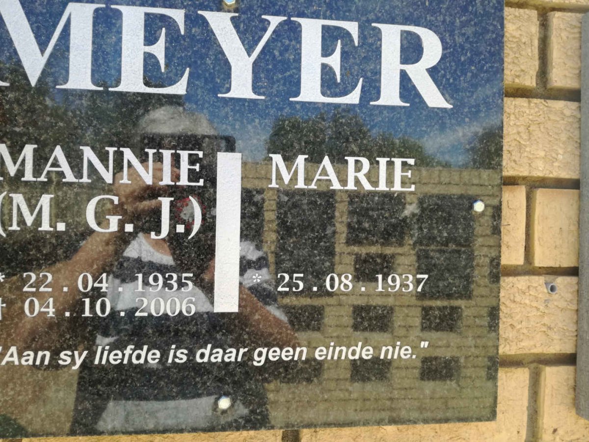 MEYER M.G.J. 1935-2006 &amp; Marie 1937-