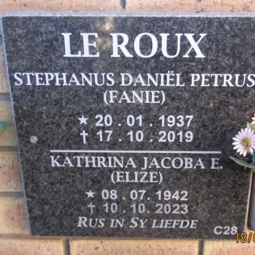 ROUX Stephanus Daniel Petrus, le 1937-2019 & Kathrina Jacoba E. 1942-2023
