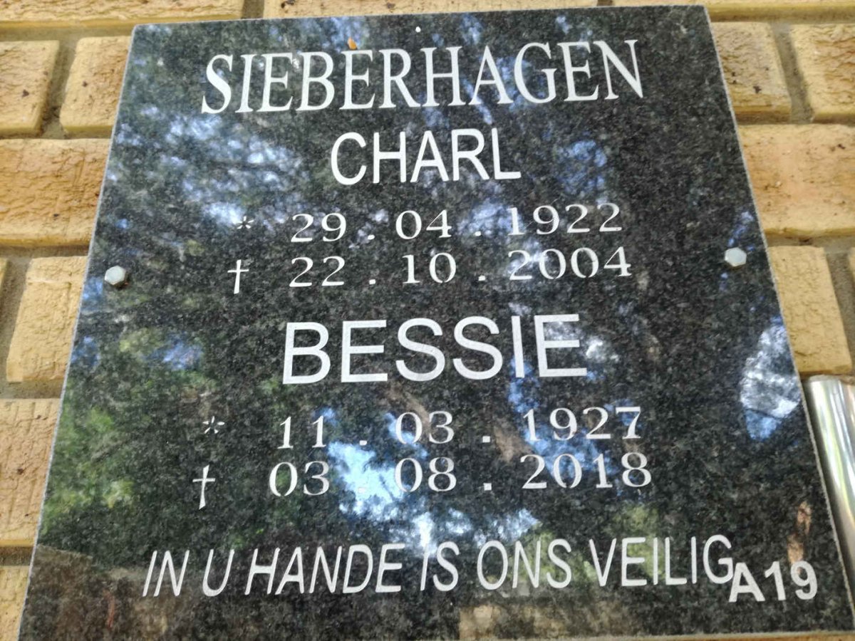 SIEBERHAGEN Charl 1922-2004 &amp; Bessie 1927-2018