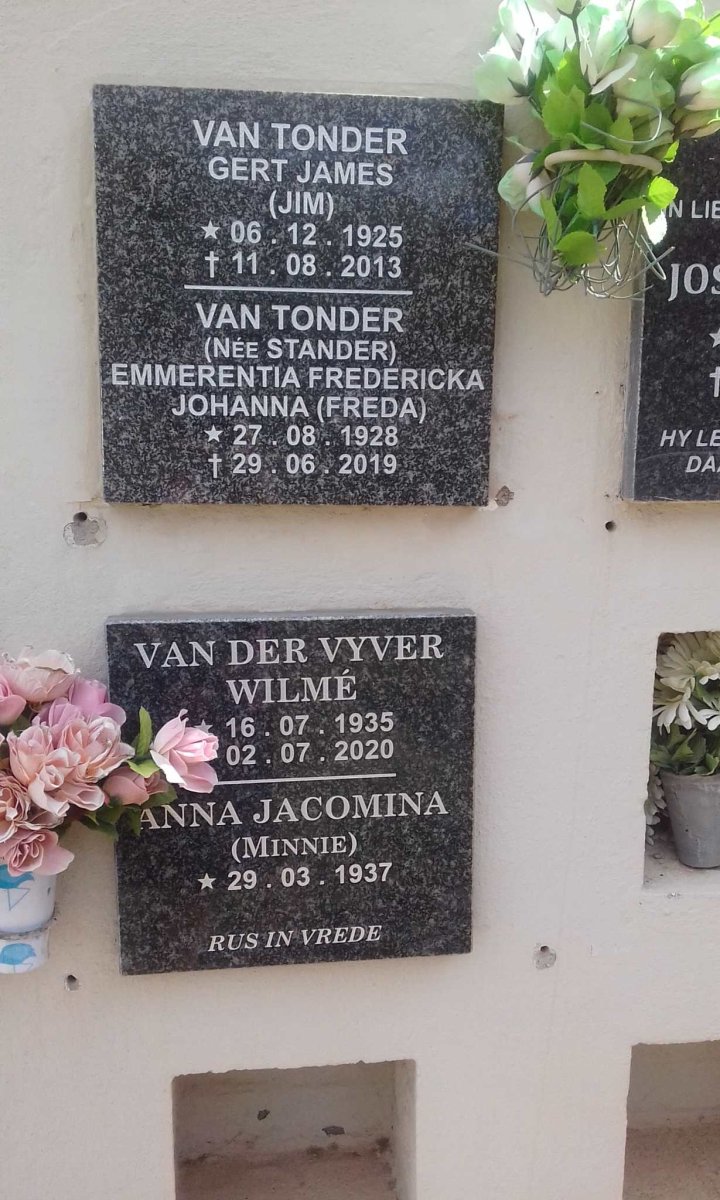 TONDER Gert James, van 1925-2013 &amp; Emmerentia Fredericka Johanna STANDER 1928-2019