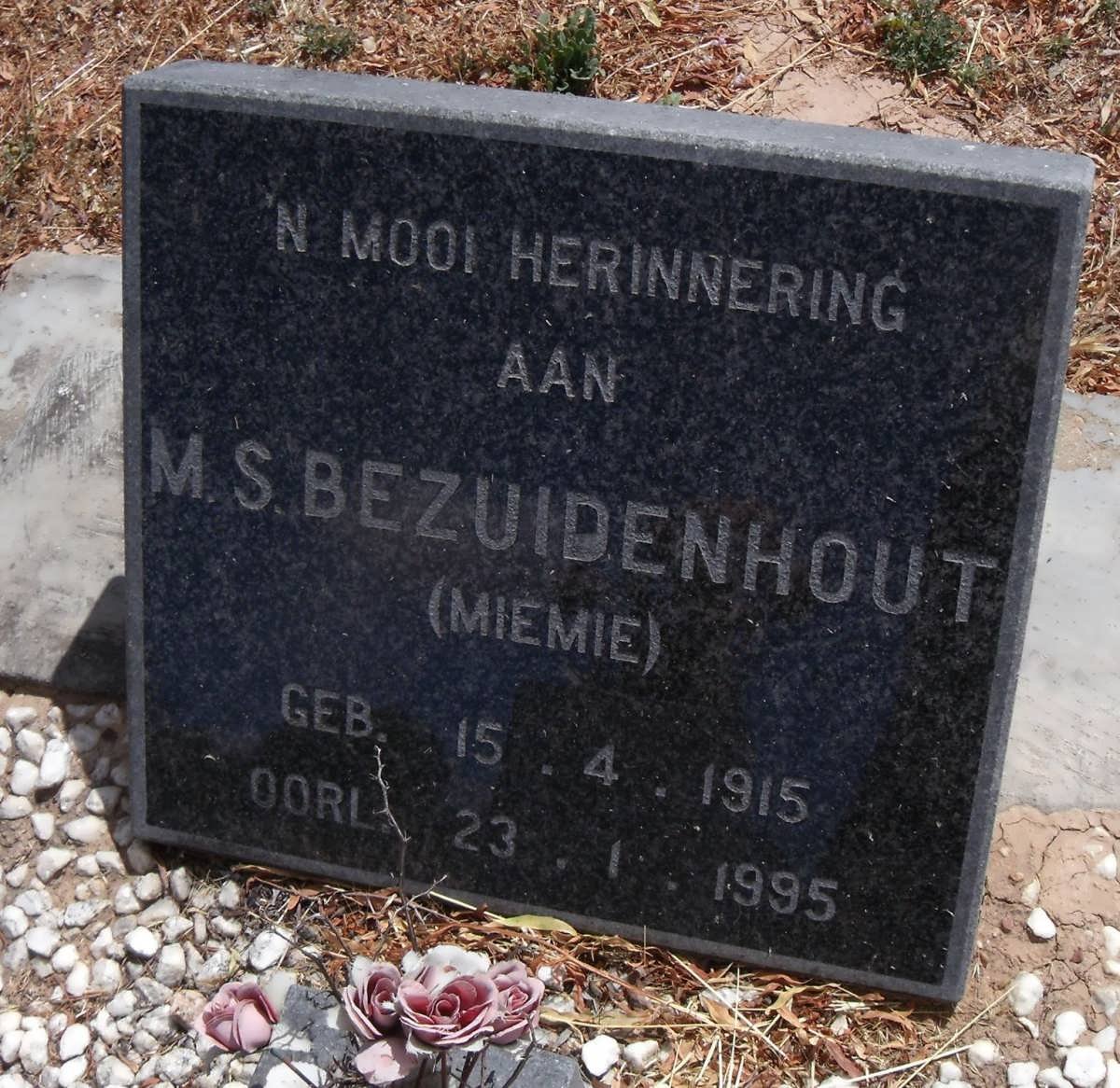 BEZUIDENHOUT M.S. 1915-1995