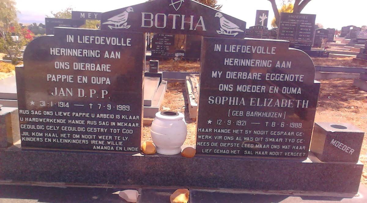 BOTHA Jan D.P.P. 1914-1989 &amp; Sophia Elizabeth BARKHUIZEN 1921-1988