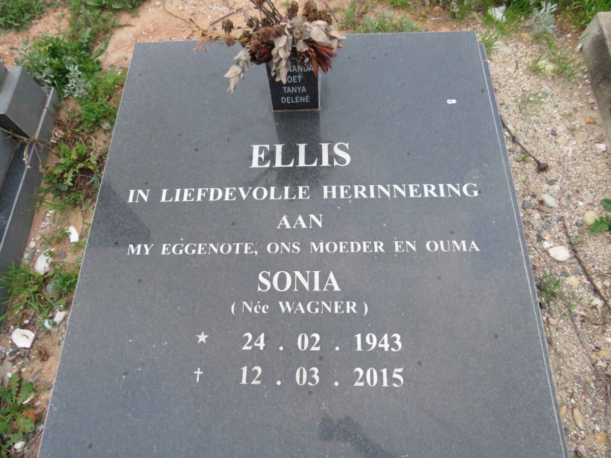 ELLIS Sonia nee WAGNER 1943-2015
