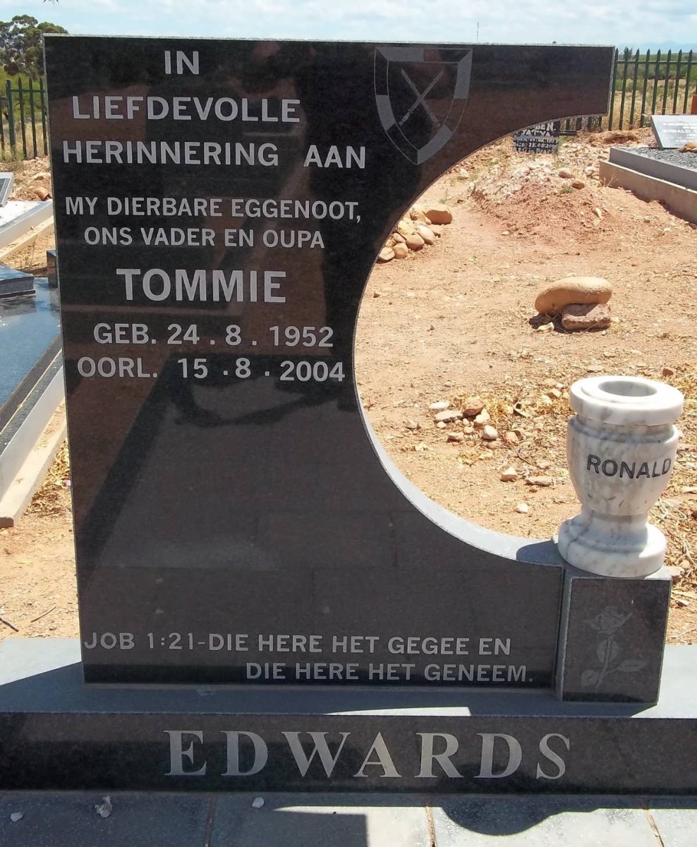 EDWARDS Tommie 1952-2004