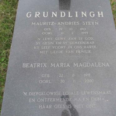 GRUNDLINGH Mauritz Andries Steyn 1913-1999 & Beatrix Maria Magdalena 1917-2000