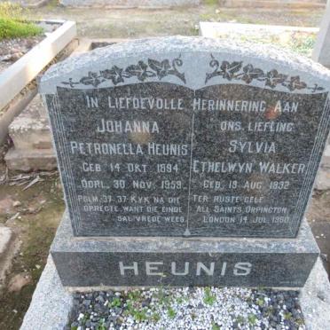 HEUNIS Johanna Petronella 1894-1959 :: WALKER Sylvia Ethelwyn 1932-1960 