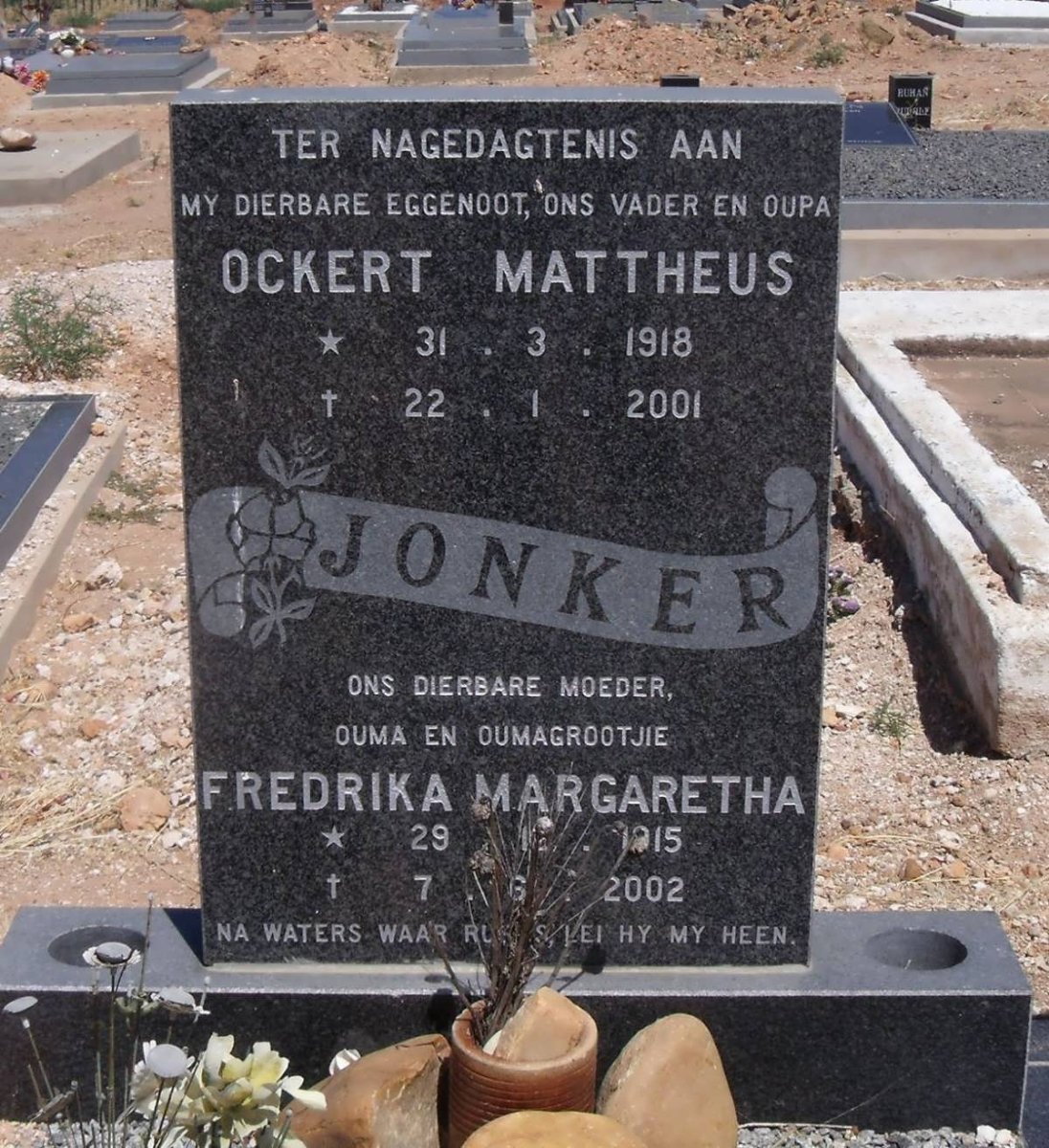 JONKER Ockert Mattheus 1918-2001 &amp; Fredrika Margaretha 1915-2002