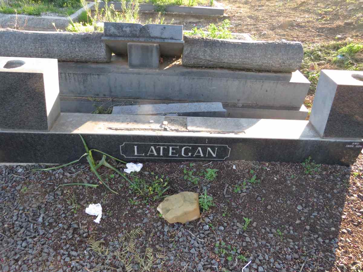 LATEGAN Louis 1908-1976 & Maggie 1912-2003_01