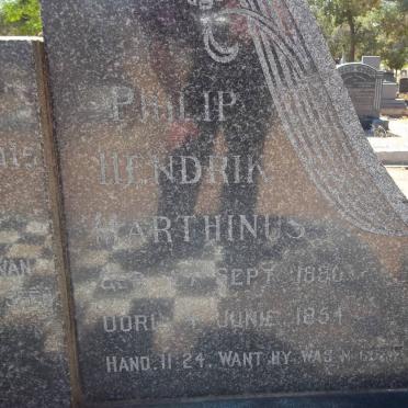 LANGENHOVEN Philip Hendrik Marthinus 1880-1954 & Johanna Jacoba Frederika CALITZ 1878-1955 _2