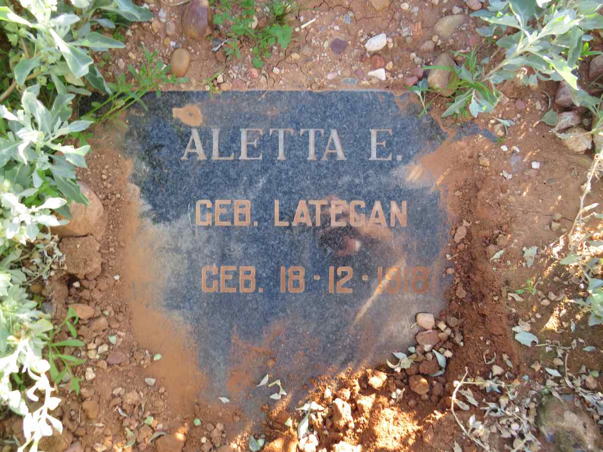 LOURENS Willem H.P. 1912-1982  & Aletta E. LATEGAN 1918- _3