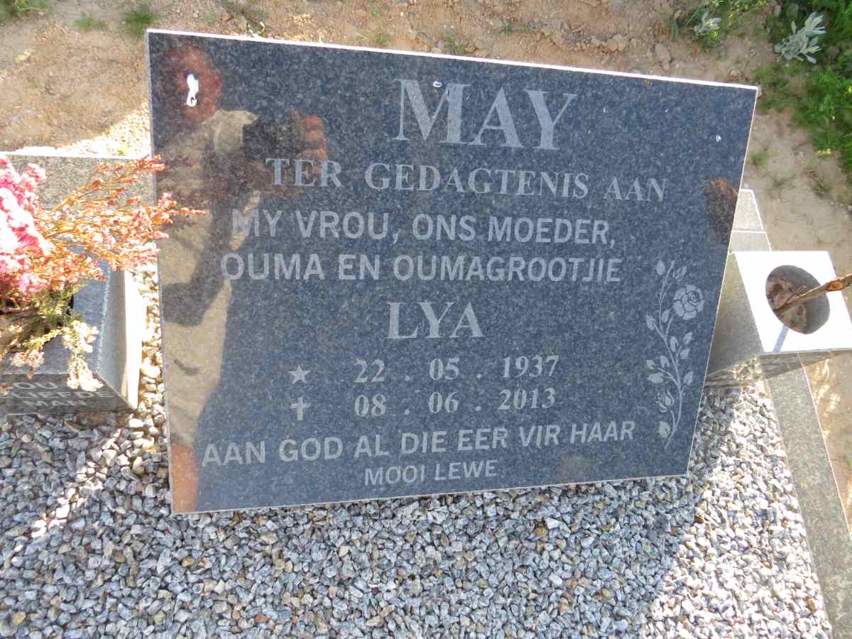 MAY Lya 1937-2013