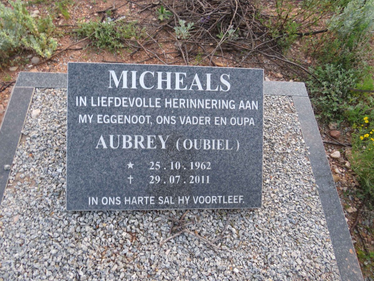 MICHEALS Aubrey 1962-2011