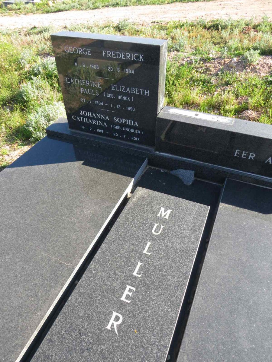 MULLER George Frederick 1908-1984 & Catherine Elizabeth Pauls HONCH 1904-1950 & Johanna Sophia Catharina GROBLER 1918-2017