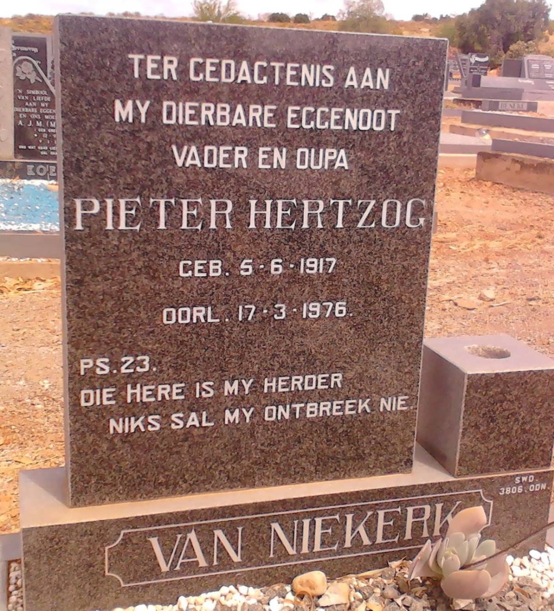NIEKERK Pieter Hertzog, van 1917-1976