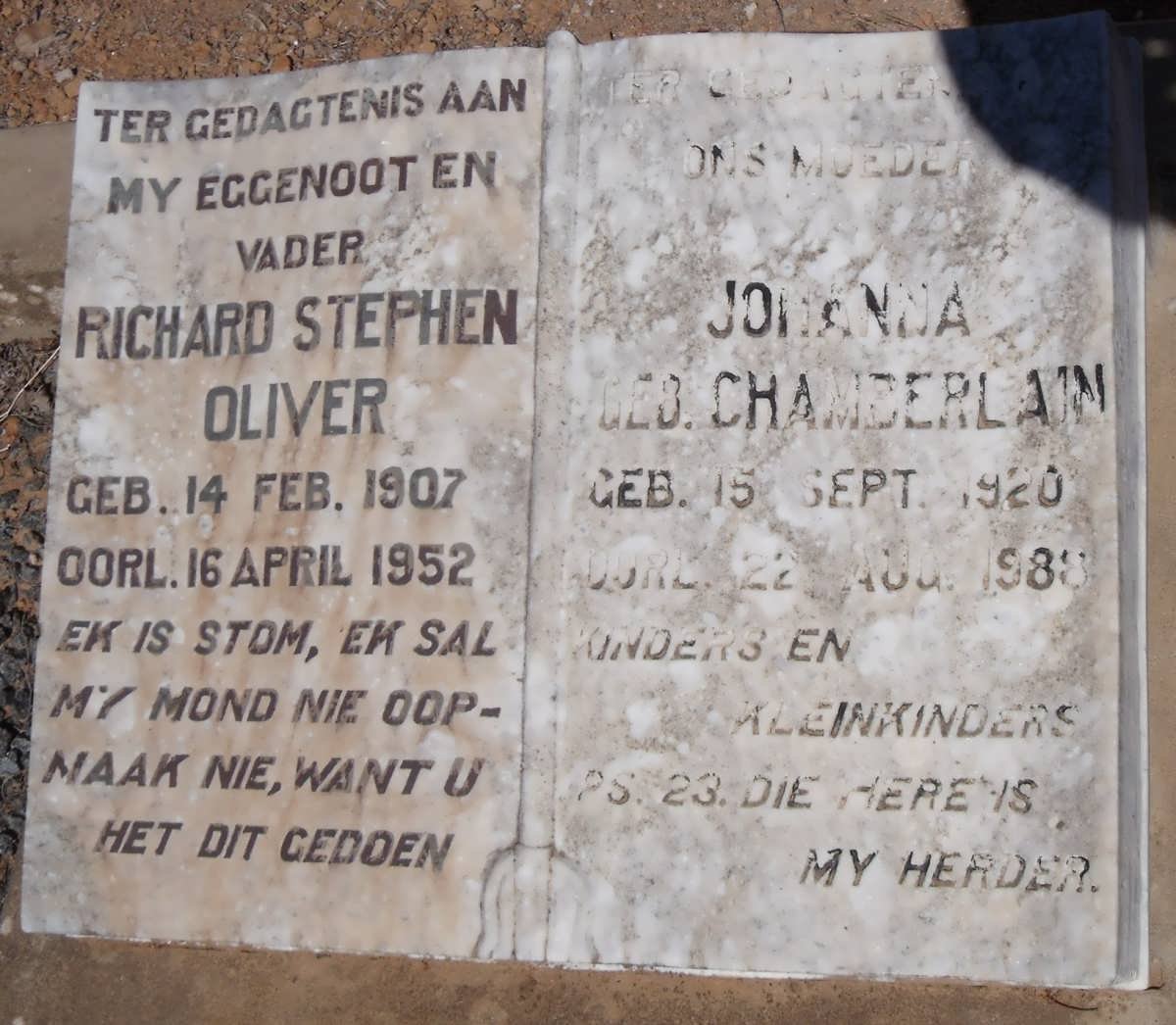 OLIVER Richard Stephen 1907-1952 &amp; Johanna CHAMBERLAIN 1920-1988
