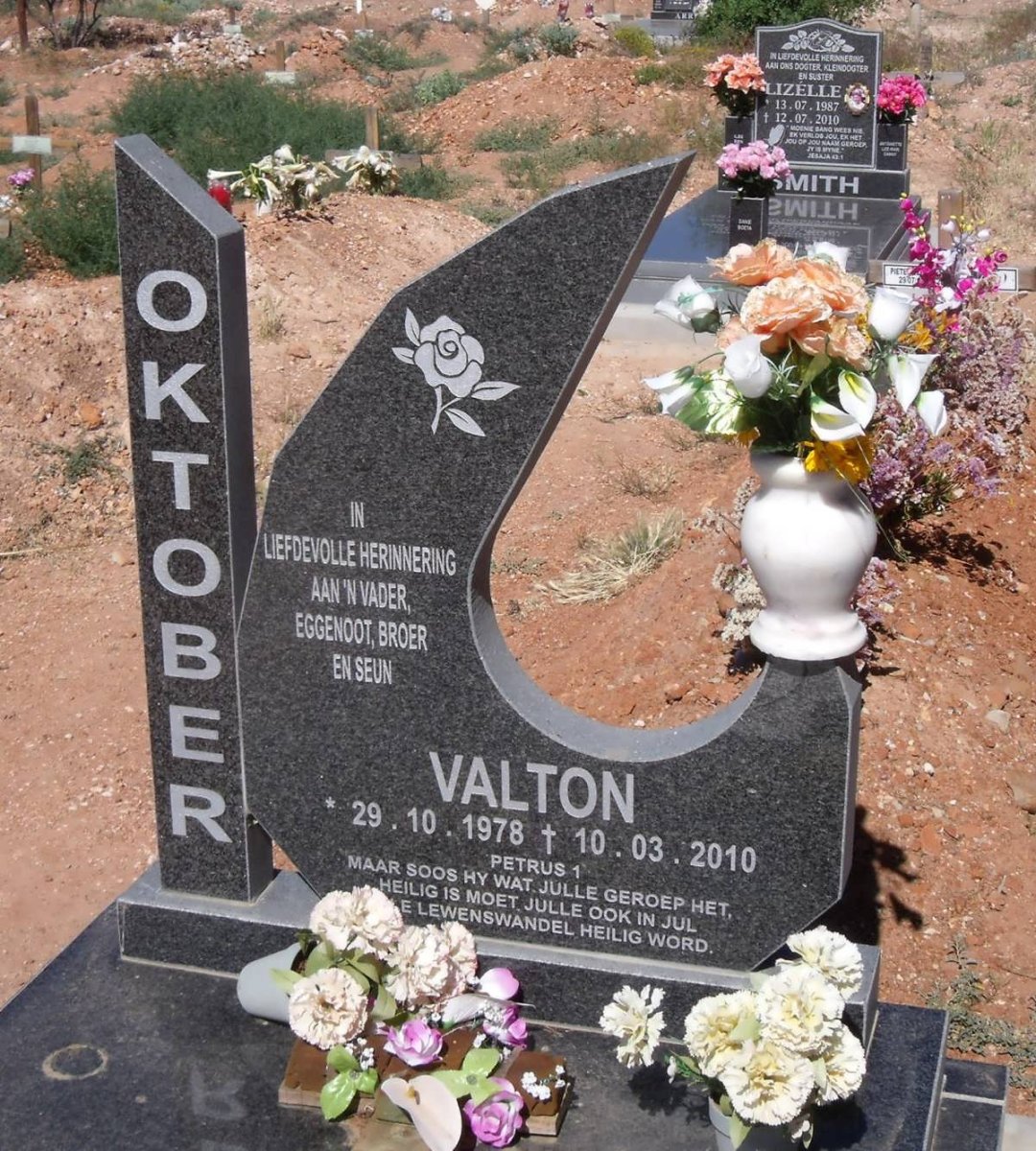 OKTOBER Valton 1978-2010