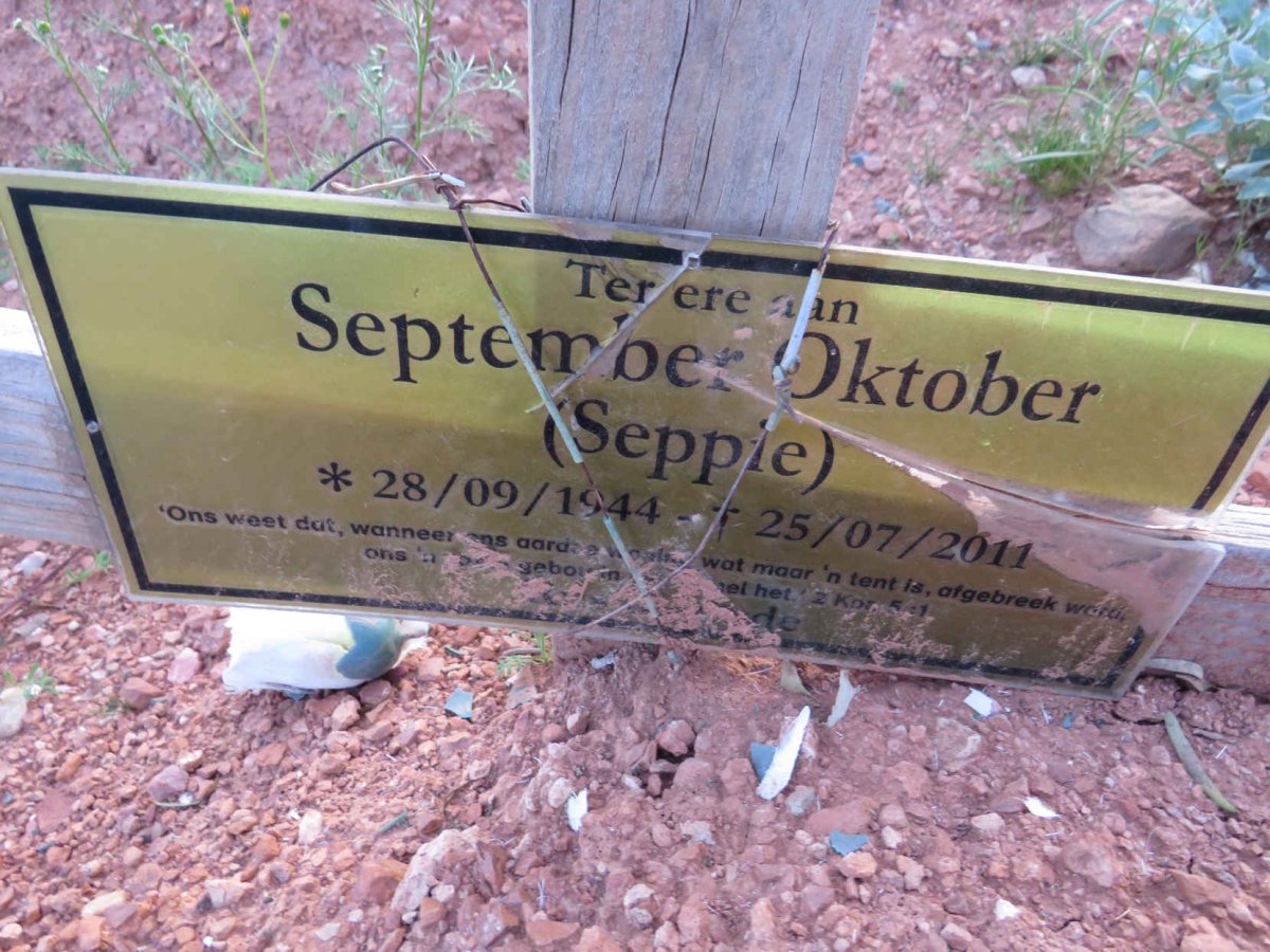 OKTOBER September 1944-2011