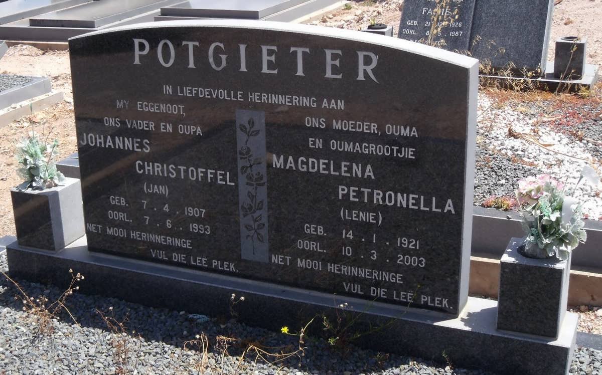POTGIETER Johannes Christoffel 1907-1993 &amp; Magdalena Petronella 1921-2003