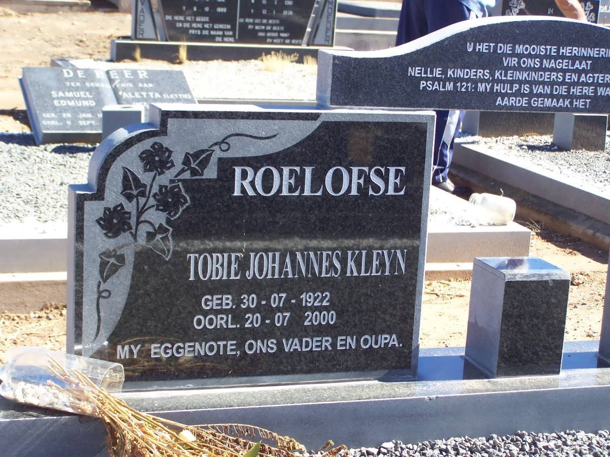 ROELOFSE Tobie Johannes Kleyn 1922-2000 & Petronella Johanna LOURENS 1923-2010 _1
