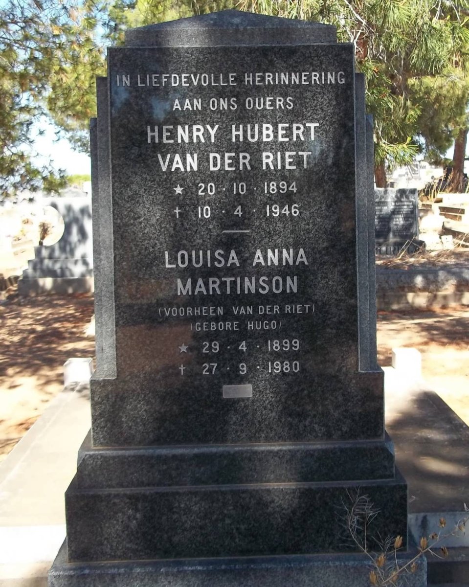 RIET Henry Hubert, van der 1894-1946 &amp; Louisa Anna MARTINSON voorheen van der RIET gebore HUGO 1899-1980