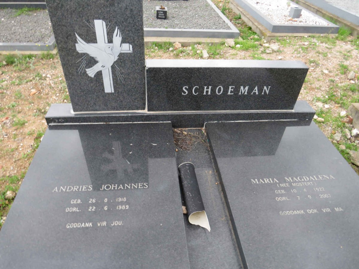 SCHOEMAN Andries Johannes 1918-1989 & Maria Magdalena MOSTERT 1922-2007