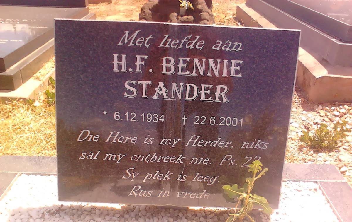 STANDER H.F. 1934-2001