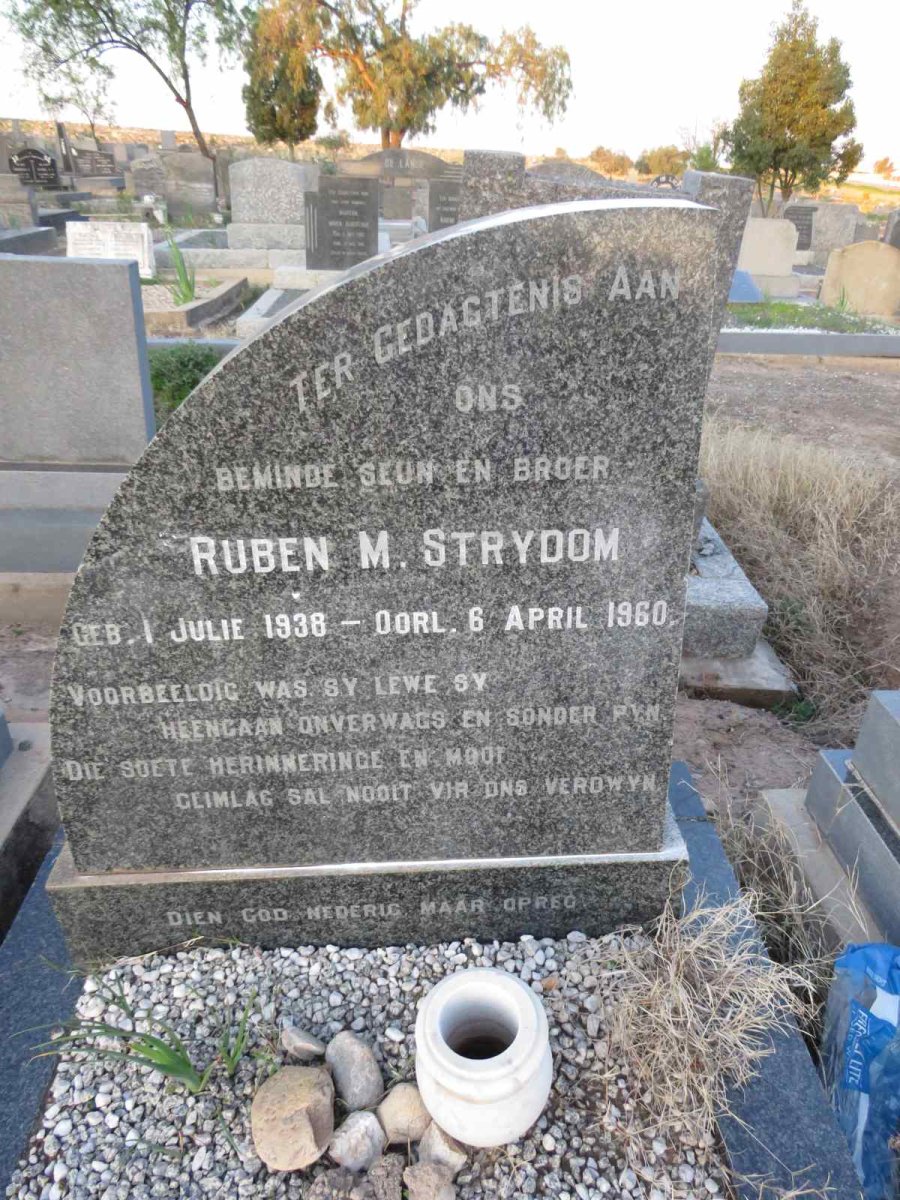 STRYDOM Ruben M. 1938-1960