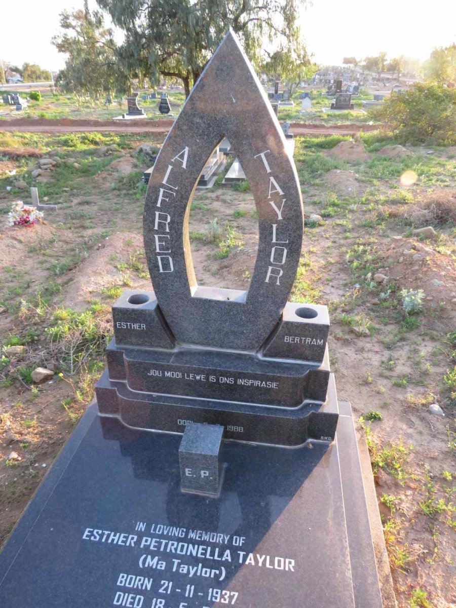 TAYLOR Alfred -1988 & Esther Petronella 1937-2015_1