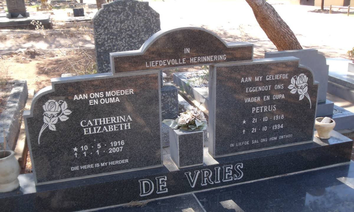 VRIES Petrus, de 1918-1994 &amp; Catherina Elizabeth 1916-2007