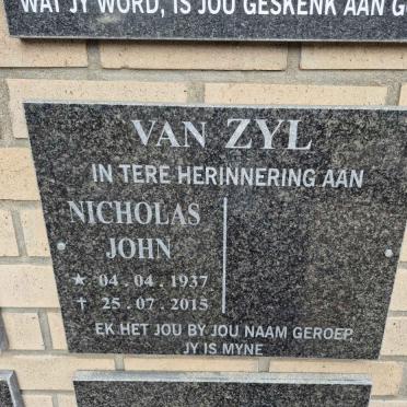 ZYL Nicholas John, van 1937-2015