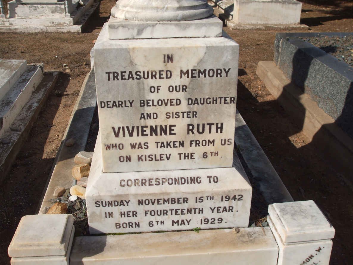 RUTH  Vivienne  1929-1942