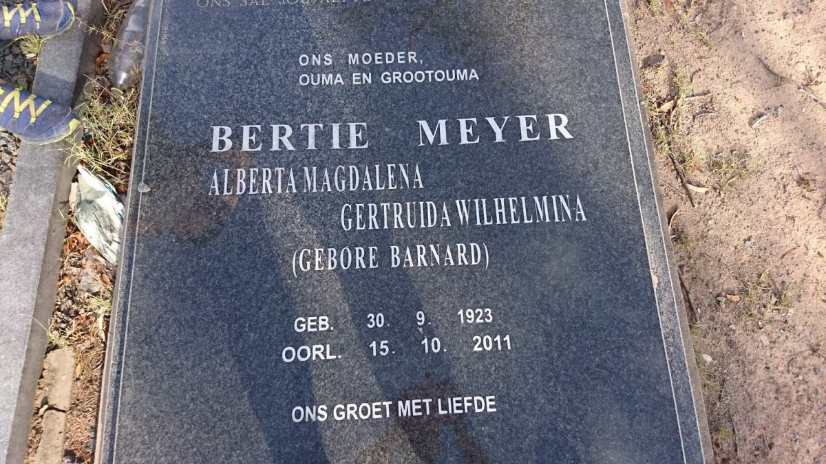 MEYER Johannes 1920-1995 &amp; Albertina Magdalena Gertruida Wilhelmina BARNARD 1923-2011