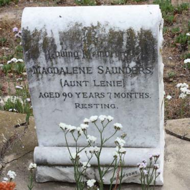 SAUNDERS Magdalena