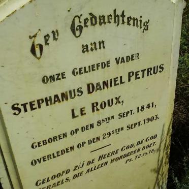 Western Cape, OUDTSHOORN district, Van Wyks Kraal 117_3, farm cemetery