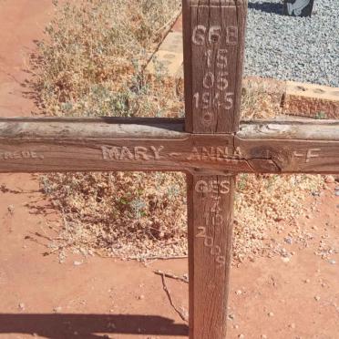 OFF Mary-Anna 1945-2009