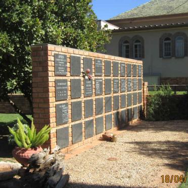 3. Memorial wall / Gedenkmuur