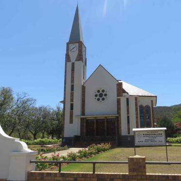Western Cape, OUDTSHOORN district, Schoemanshoek, NG Kerk Kangovalleie, Muur van herinnering