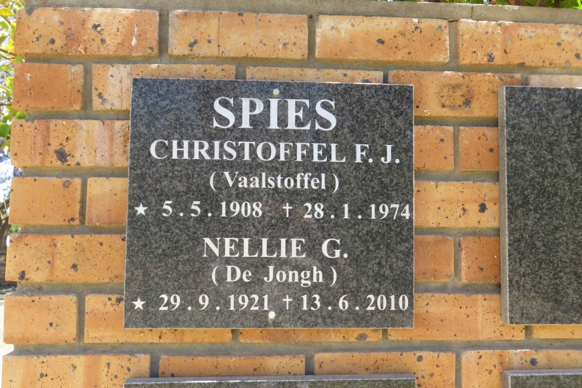 SPIES Christoffel F.J. 1908-1974 &amp; Nellie G. DE JONGH 1921-2010