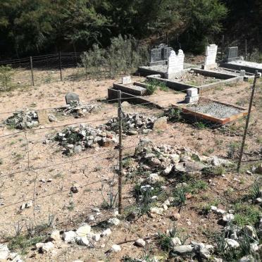 Western Cape, OUDTSHOORN district, Swartberg, Voorbedagt 33, Voorbedacht farm cemetery_3