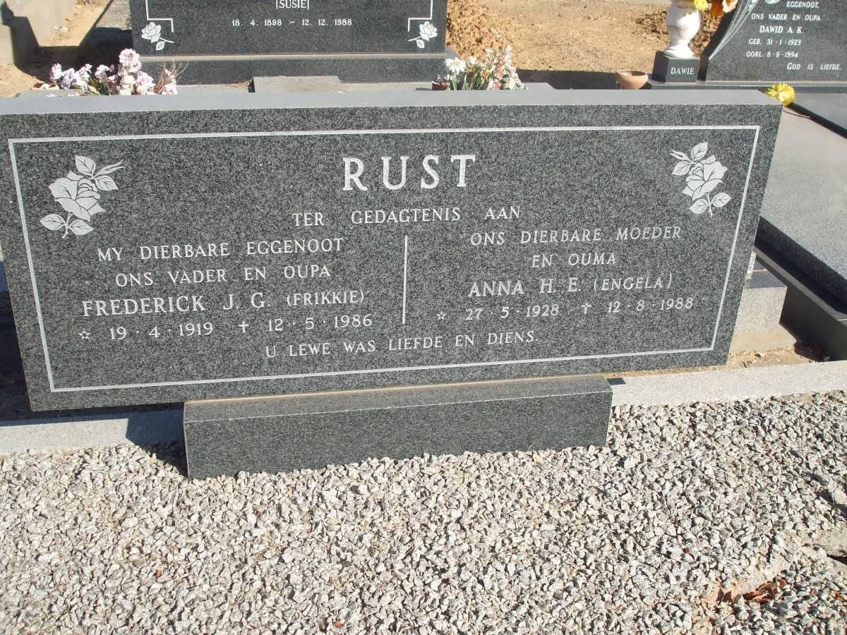 RUST Frederick J.G. 1919-1986 &amp; Anna H.E. 1928-1988