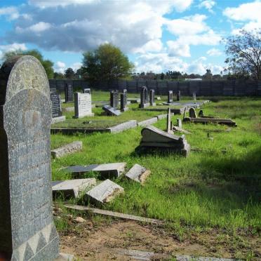 Western Cape, PAARL district, Simondium, NG Kerk Simondium, cemetery