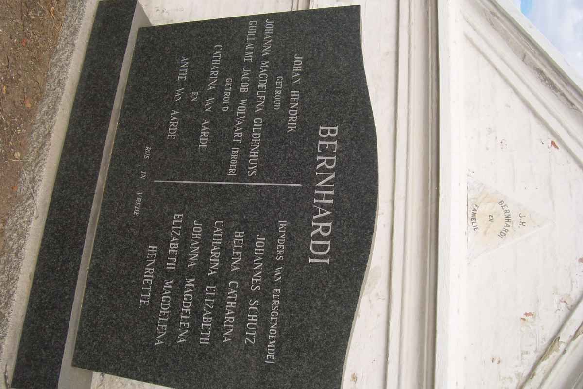 BERNHARDI J.H. Family grave - see description for list of names